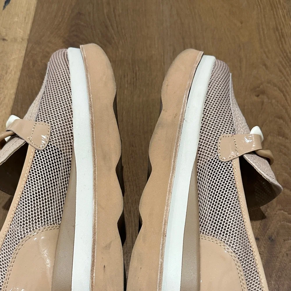 Dolce Vita Beige and Cream Loafers - Picture 8 of 8